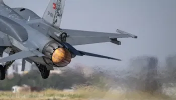 Avionët turq F-16 zbarkojnë në bazën ushtarake letoneze si pjesë e misionit të NATO-s