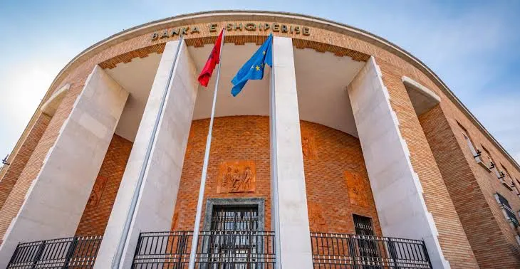 Banka e Shqipërisë mban të pandryshuar normën bazë të interesit në 2,5%, ja detajet