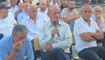 Banorët e Klosit kundër shkrirjes me Matin: Largohen shërbimet dhe rriten kostot!