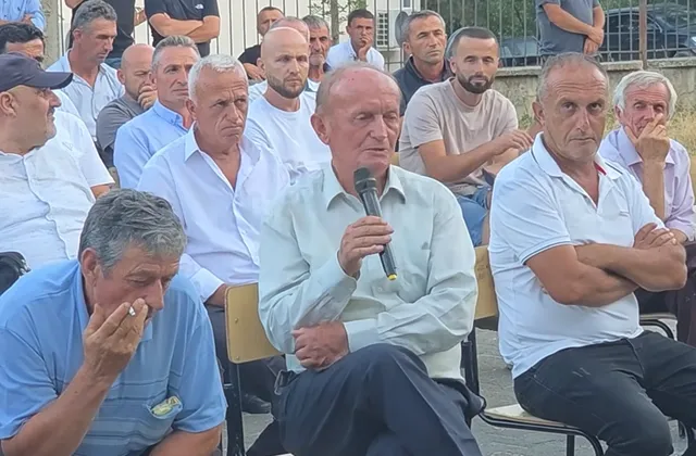 Banorët e Klosit kundër shkrirjes me Matin: Largohen shërbimet dhe rriten kostot!