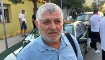 Banorët e Klosit nisin protestën kundër shkrirjes së bashkisë: Anëtarët e PS dhe PD të djegin teserat…