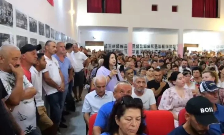 Banorët e Poliçanit ngrihen kundër shkrirjes me Beratin, mesazh Ramës: Vëri gishtin kokës! S’kemi bërë turp me djegien e teserave!