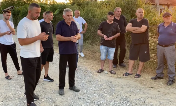 Banorët e Shijakut protestojnë për rrugën, 15 familje pa akses