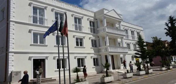 Bashkia Cërrik nis konsultimet publike/ Harta territoriale, kryebashkiaku: Vendimi të ndërtohet mbi zërin e qytetarëve