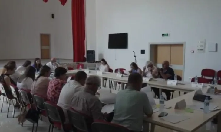 Bashkia e Dimalit mban mbledhje urgjente, Këshilli voton kundër relacionit për shkrirjen, 18 nga 21 anëtarët kundër bashkimit me Beratin!
