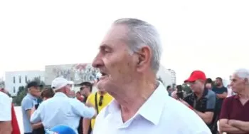 “Bashkojuni protestës”/ Qytetari thirrje shqiptarëve nga sheshi Skënderbej: Frika është vrarë, duhet reagim