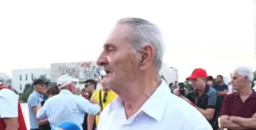 “Bashkojuni protestës”/ Qytetari thirrje shqiptarëve nga sheshi Skënderbej: Frika është vrarë, duhet reagim