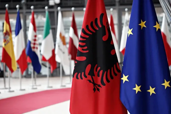 BE jep 100 milionë euro për Shqipërinë, fokusi te lëndët e para kritike, mjedisi dhe reformat demokratike