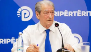 Berisha pajiset me vizë amerikane, pritet të tërheqë pasaportën të martën