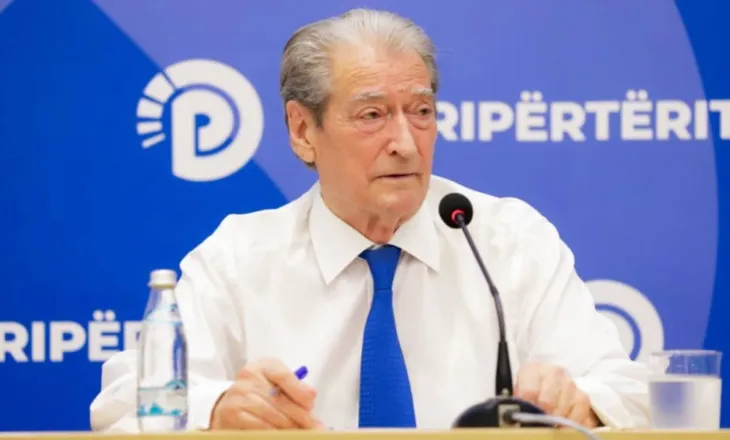 Berisha pajiset me vizë amerikane, pritet të tërheqë pasaportën të martën