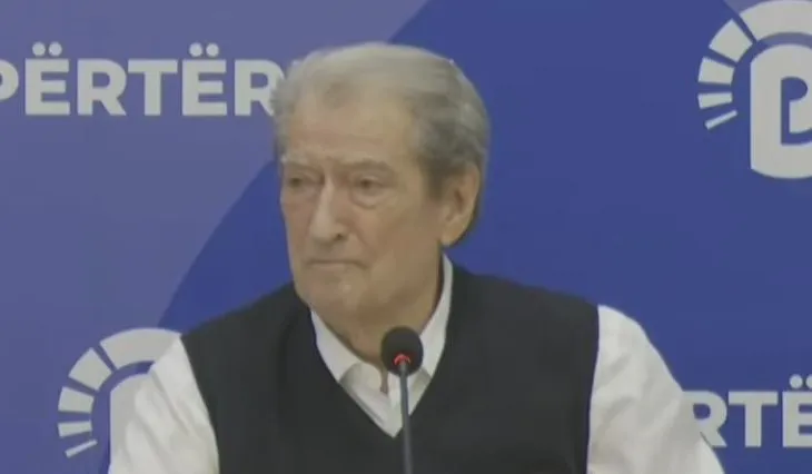 Berisha: Reforma territoriale goditje ndaj komuniteteve lokale dhe zhvillimit të Shqipërisë, Mazniku dhe Demo po…