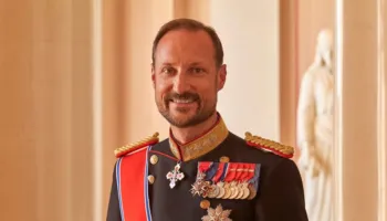 Berisha uron Mbretin Haakon VIII dhe kujton takimin me të: Mbështeti investimet norvegjeze në Shqipëri