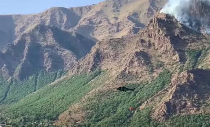Betejë me zjarret në Bulqizë, flakët mbeten ende aktive! Mbi 5 orë operacion për shuarjen, dy helikopterë nga ajri