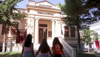 Biblioteka “Thoma Turtulli” në Korçë, me hapësira moderne dhe funksionale për fëmijët