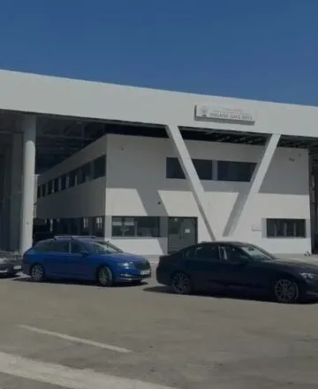 Bie në prangat e policisë 19-vjeçari/ Tentoi të ndihmonte 6 shtetas, për kalim të kufirit me këmbë drejt Greqisë