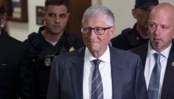 Bill Gates i shqetësuar nga inteligjenca artificiale: I rrezikshëm