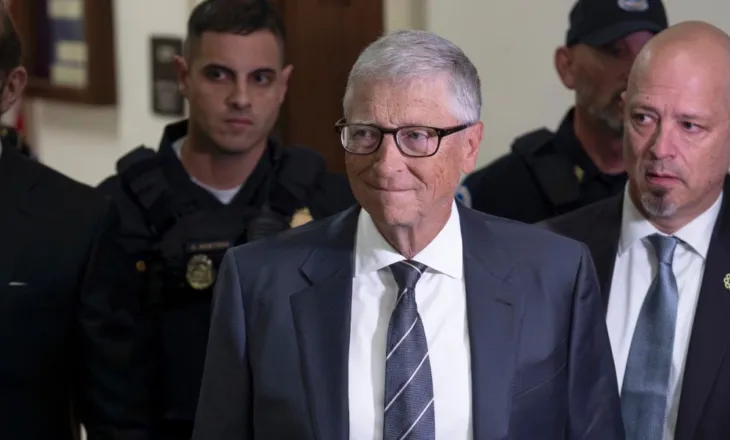 Bill Gates i shqetësuar nga inteligjenca artificiale: I rrezikshëm