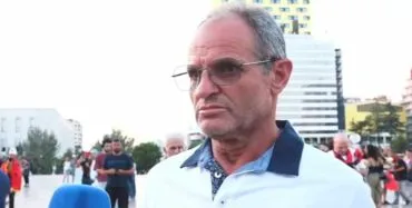 “Boll më me Ramën e Berishën”/ Dita e 73-të e protestës, emigranti nga Italia: Nuk gjejmë dot të drejtat, këtu ka…