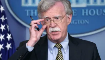 Bolton: Irani po përpiqet të vendosë hegjemoninë mbi Ngushticën e Hormuzit