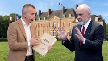 “Bomba” në duart e francezëve, gazetari flet për përgjimet që fundosin Ramën, Lindën, baxhanakun, 5 ministra,…