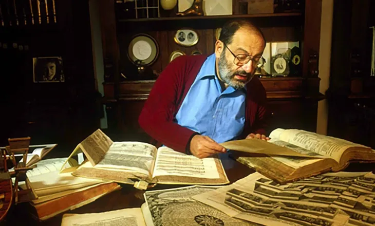 Brenda bibliotekës së Umberto Eco-s: 32 mijë libra dhe një botë e tërë idesh