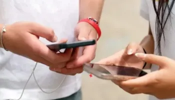 Bullgaria po mendon kufizimin e përdorimit të mediave sociale nga fëmijët