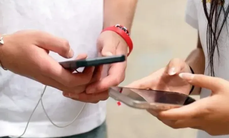 Bullgaria po mendon kufizimin e përdorimit të mediave sociale nga fëmijët
