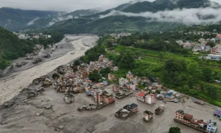 Çfarë është përmbytja ‘nën qiellin blu’? Pse katastrofa në Nepal ndodhi pa asnjë paralajmërim