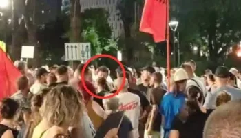 Çfarë ndodhi në protestë para Kryeministrisë? Sali Lushaj përplaset fizikisht me Dritan Goxhajn