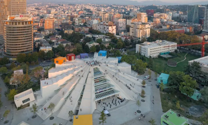 “City AM”: Tirana, mes trashëgimisë dhe modernitetit, drejt një epoke të re turistike