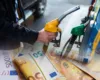 ÇMENDURIA E ÇMIMEVE/ NAFTA “PIKON” MBI XHEPAT E SHQIPTARËVE SI PIKA E FLORIRIT