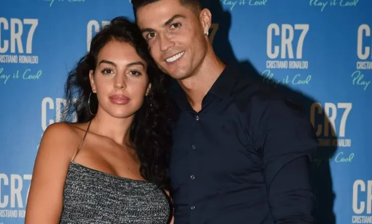 Cristiano Ronaldo dhe Georgina Rodriguez martohen në një ceremoni intime, vetëm katër dëshmitarë dhe fëmijët e tyre, mungon nëna e futbollistit