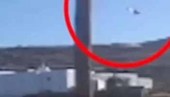 Dalin pamjet e frikshme nga tragjedia në Greqi, helikopteri rrotullohet në ajër para përplasjes fatale (VIDEO)