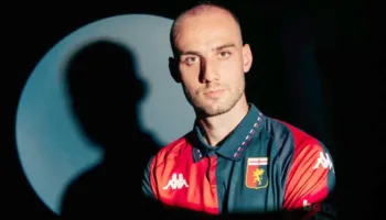 Daniele De Rosi i thur elozhe mbrojtësit Mario Mitaj, kurse Simoni zhgënjen te Lugano