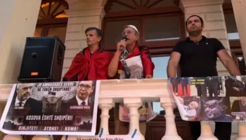 Debati për hapjen e konsullatës serbe në Shkodër, banorët në protestë: I kemi të freskëta plagët, kemi vuajtur shumë…
