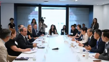 Delegacionet e biznesit Kinë – SHBA zhvillojnë bisedime mes tyre