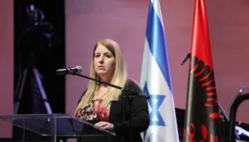 “Dëmton imazhin e Shqipërisë, aseti juaj më i mirë…”- Ambasadorja e Izraelit flet për protestat: Është një grup shumë i vogël që nuk i do hebrenjtë