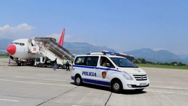 Dënime për plagosje dhe vjedhje, Interpol Tirana ekstradon dy të kërkuar nga Britania dhe Greqia