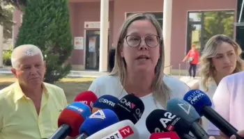 Deputetja e PD: 95% e qytetarëve kundër shkrirjes së bashkisë Maliq, socialistët erdhën të përgatitur me skenar nga Peleshi