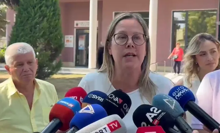 Deputetja e PD: 95% e qytetarëve kundër shkrirjes së bashkisë Maliq, socialistët erdhën të përgatitur me skenar nga Peleshi