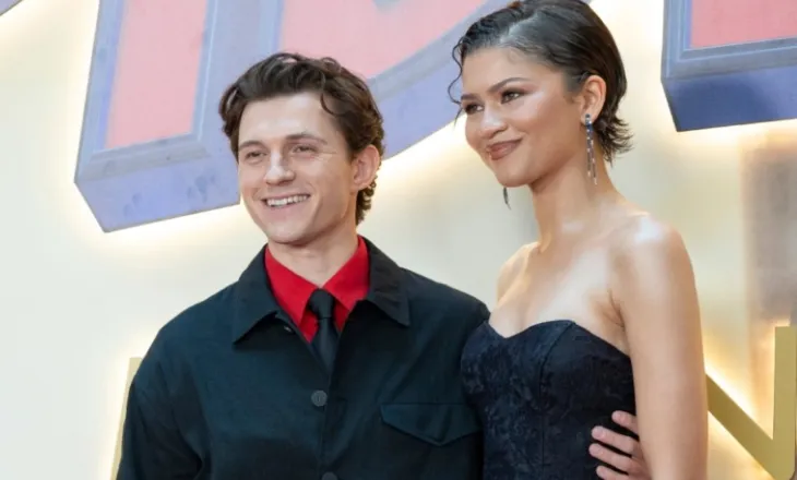 Detaji pikant nga dasma e vitit, aktori Tom Holland qau kur pa Zendaya-n me fustan nusërie gjatë ceremonisë sekrete!