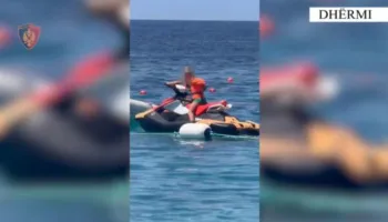 Dhërmi/ 12-vjeçari kapet duke drejtuar një Jet Ski, Policia gjobit me 10 mijë lekë pronarin dhe bllokon mjetin lundrues