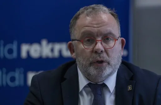 Dhuna me armë trondit Brukselin, kryebashkiaku tregon vrimat e plumbave në tokë –