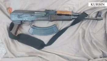 Dhuna ndaj babait dhe kunatës çon në zbulimin e arsenalit të armëve në Laç