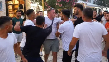 DHUNË NË AKSIN SHKODËR–VELIPOJË, TURISTI PËRFUNDON NË TOKË PAS PËRPLASJES ME SHQIPTARË
