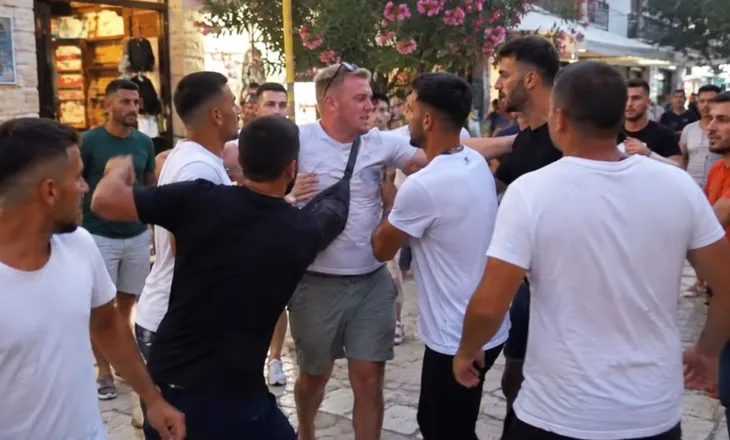 DHUNË NË AKSIN SHKODËR–VELIPOJË, TURISTI PËRFUNDON NË TOKË PAS PËRPLASJES ME SHQIPTARË