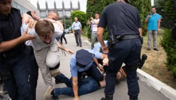 Dhunohet me sende të forta një person në Vlorë, në gjendje të rëndë shëndetësore