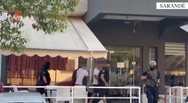 Dhunuan shefin e Krimeve në Sarandë, lihen në burg 6 rojet e klubit të natës “Orange”
