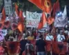 Diaspora mbush Bulevardin/ Mbyllen fjalimet, nis marshimi masiv i qytetarëve: Rama, jepe dorëheqjen