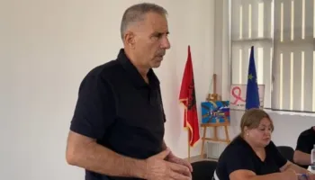 “Disa u nxituan dhe i prenë fjalën”- Kryebashkiaku i Divjakës tregon çfarë ndodhi në mbledhjen e Kuçit: Kryeministri e la bisedën e hapur për Territorialen